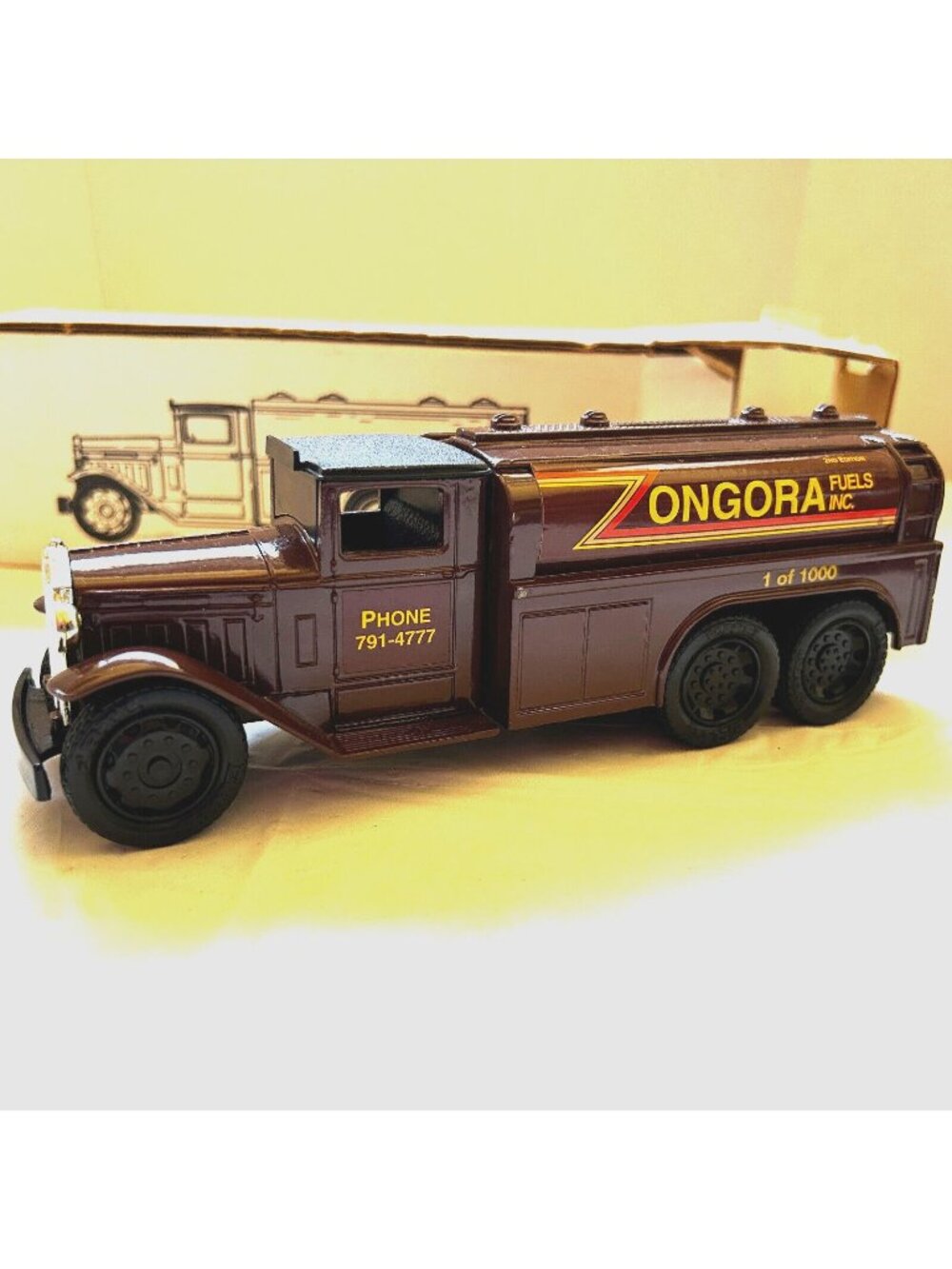 ERTL Zongora Fuels Inc 1930 Diamond T Tanker Truck Bank 1:34 scale 3442
